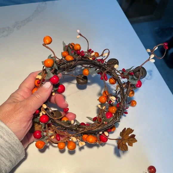 2 gorgeous fall wreaths adorned w/seeds, flowers & metal leaves & bells - Picture 11 of 14